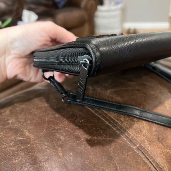 BEIS The Travel Wallet in Black - Picture 4 of 9